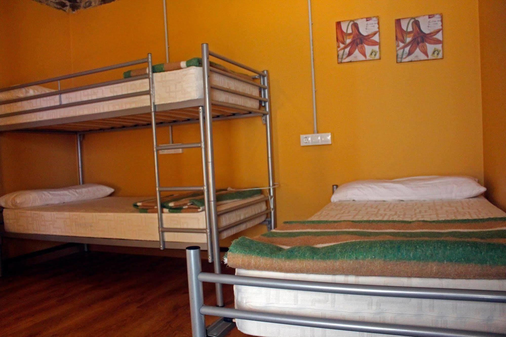 Albergue San Lázaro Sarria Esterno foto