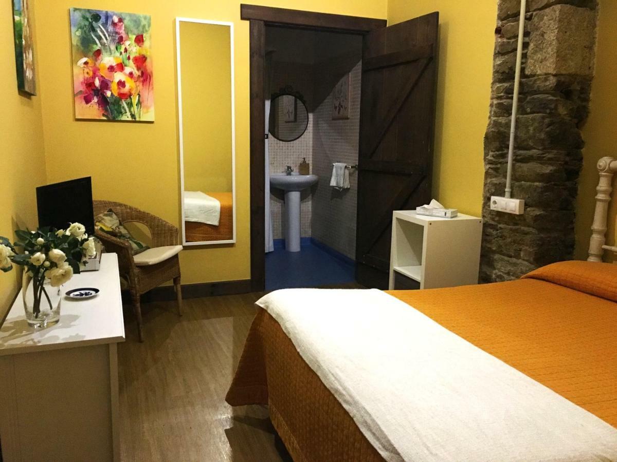 Albergue San Lázaro Sarria Esterno foto